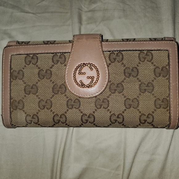 Vintage Full Size Gucci wallet - Picture 1 of 8